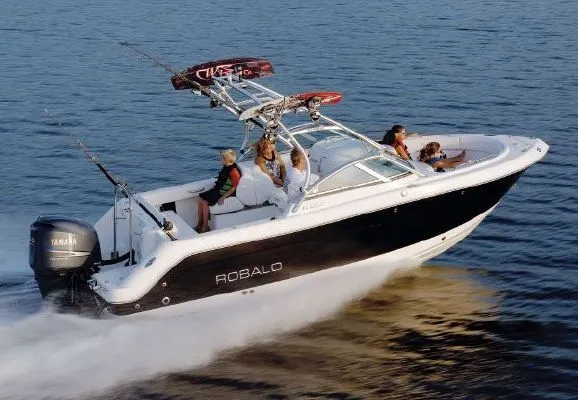 Robalo R247 Dual Console Boat for Sale A Versatile and Reliable Vessel